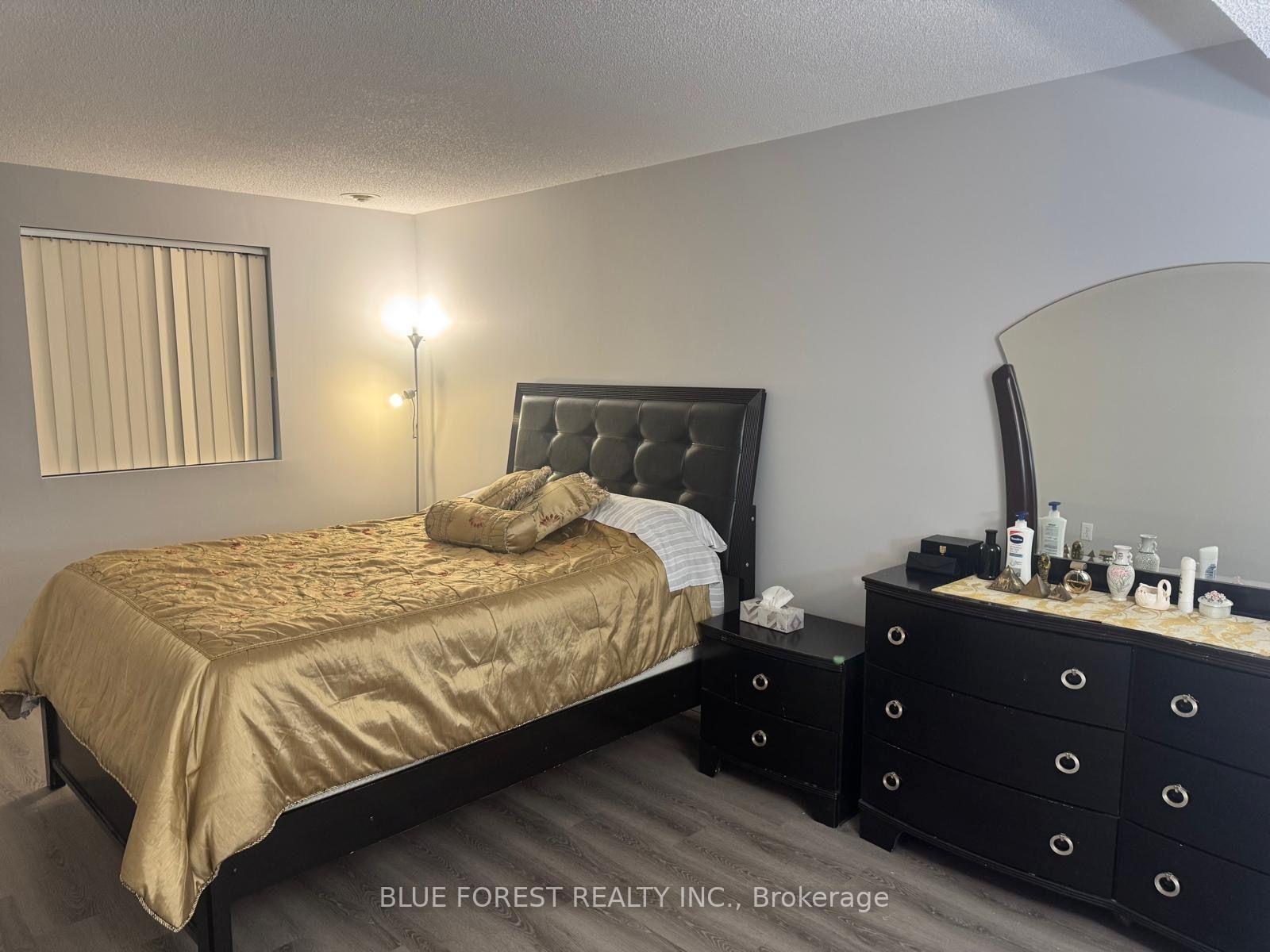 Photo 12 of Unit 607, 30 Chapman Court, London, North I — HOMEH