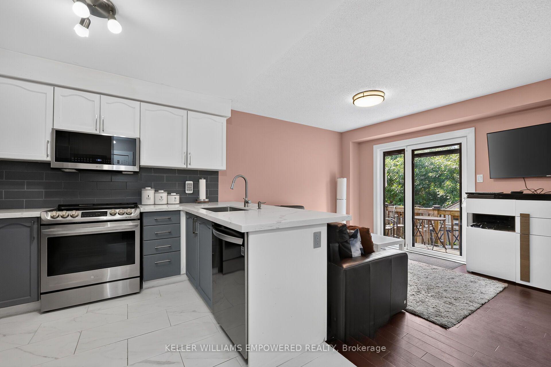 Photo 3 of 62 Earl Grey Crescent, Brampton, Fletcher's Meadow — HOMEH
