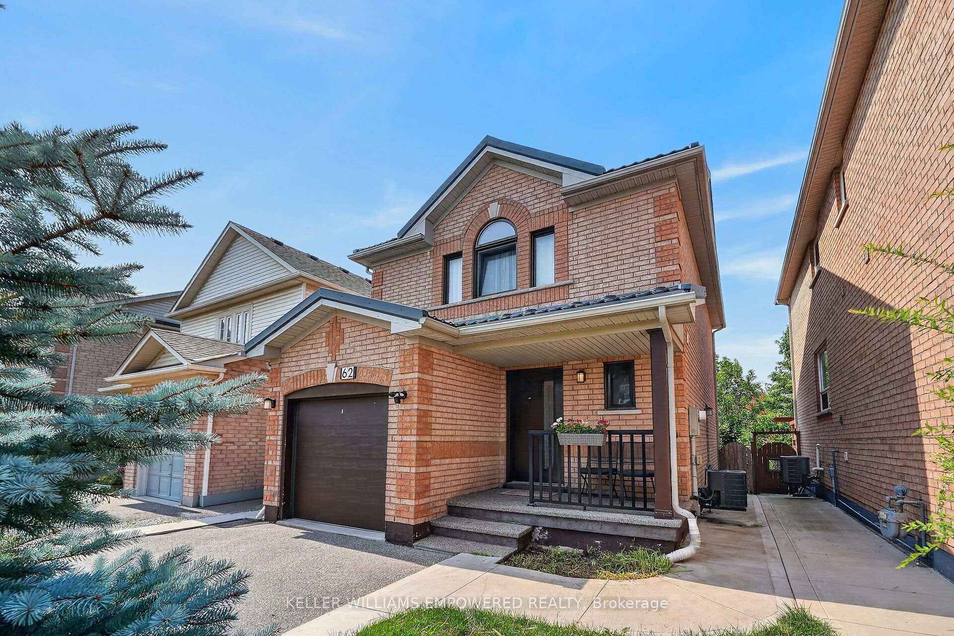 Photo 8 of 62 Earl Grey Crescent, Brampton, Fletcher's Meadow — HOMEH
