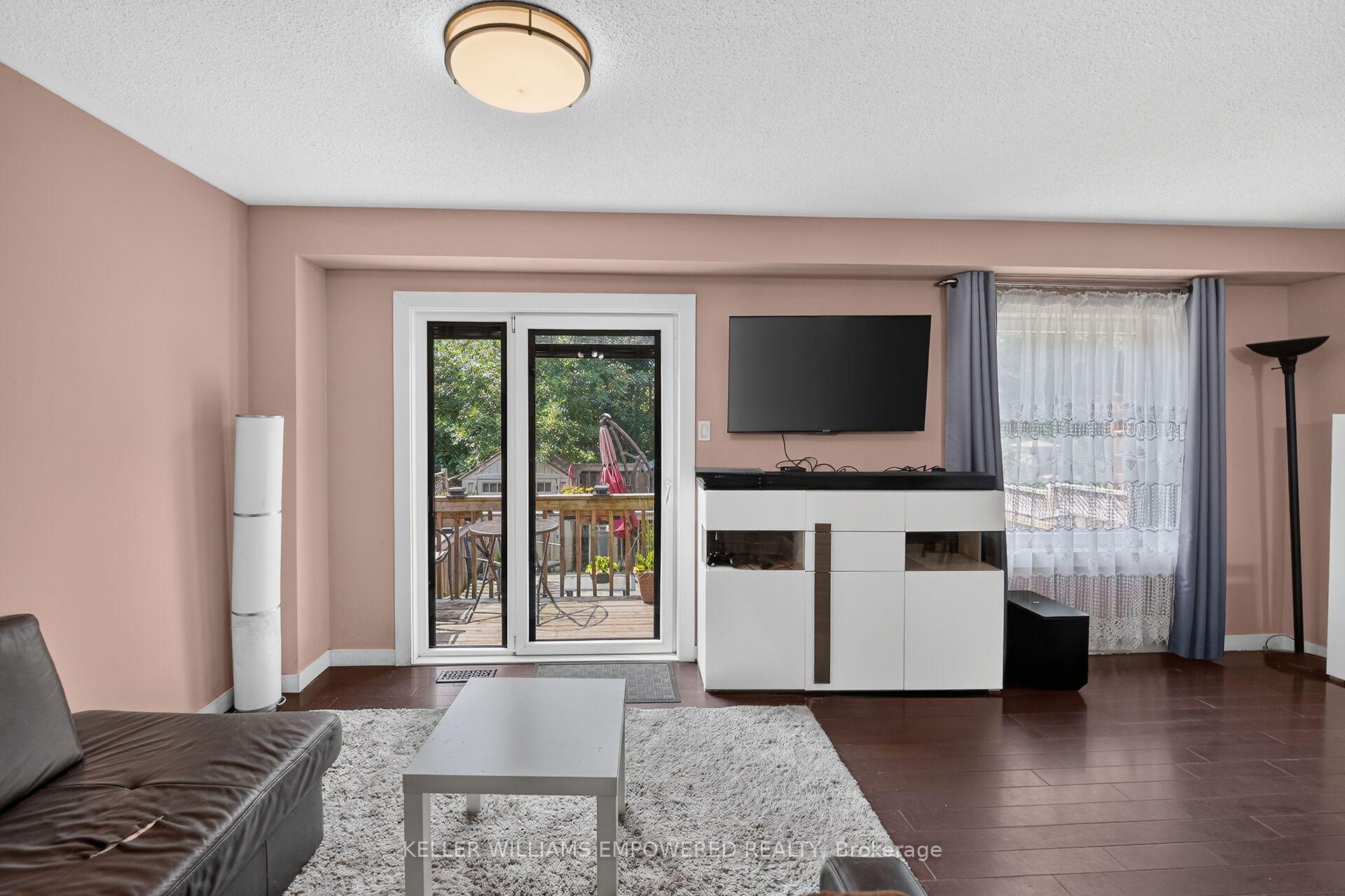 Photo 16 of 62 Earl Grey Crescent, Brampton, Fletcher's Meadow — HOMEH