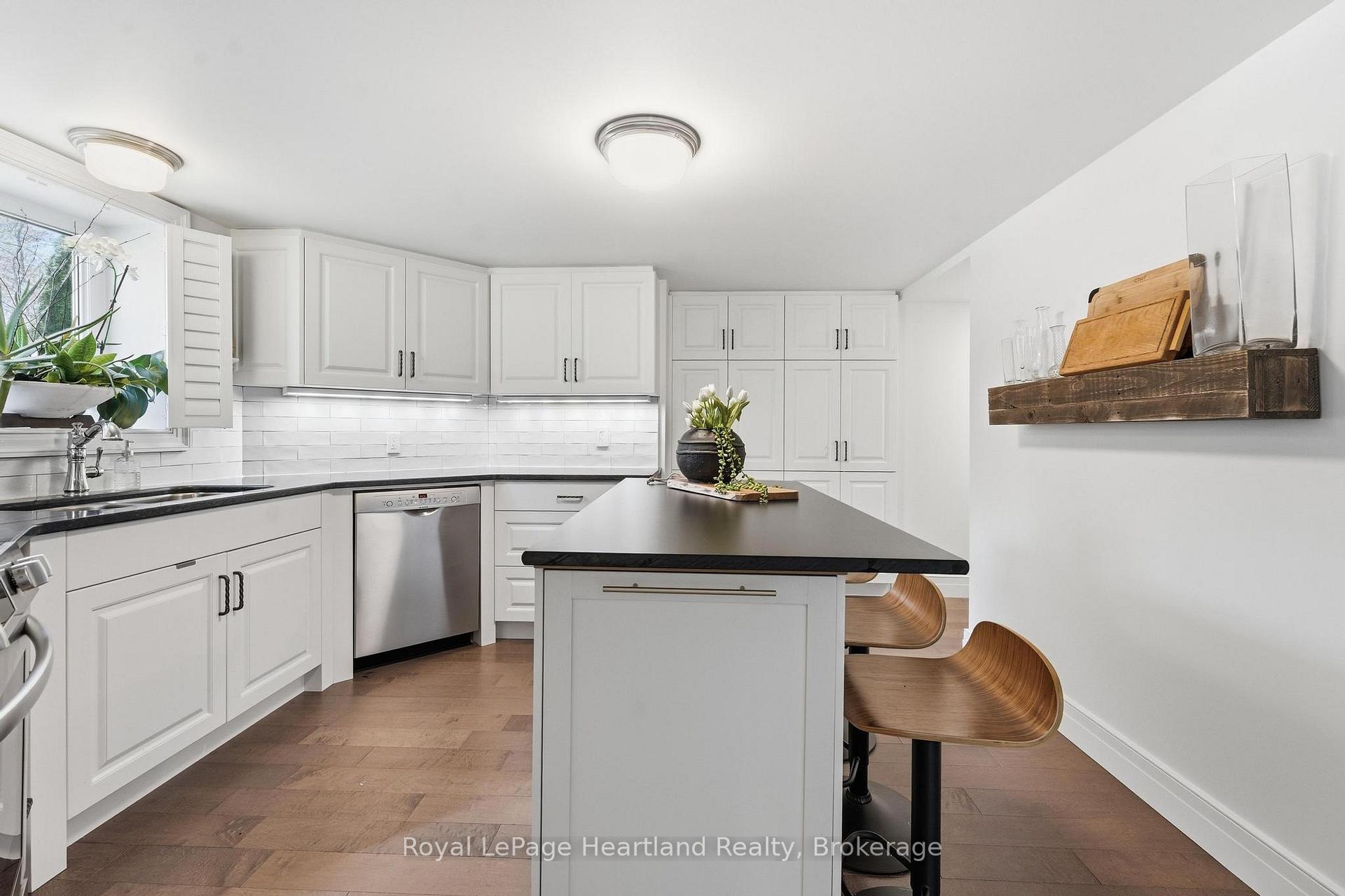Photo 20 of Unit 100, 5 Cobourg Street, Goderich, Goderich (Town) — HOMEH