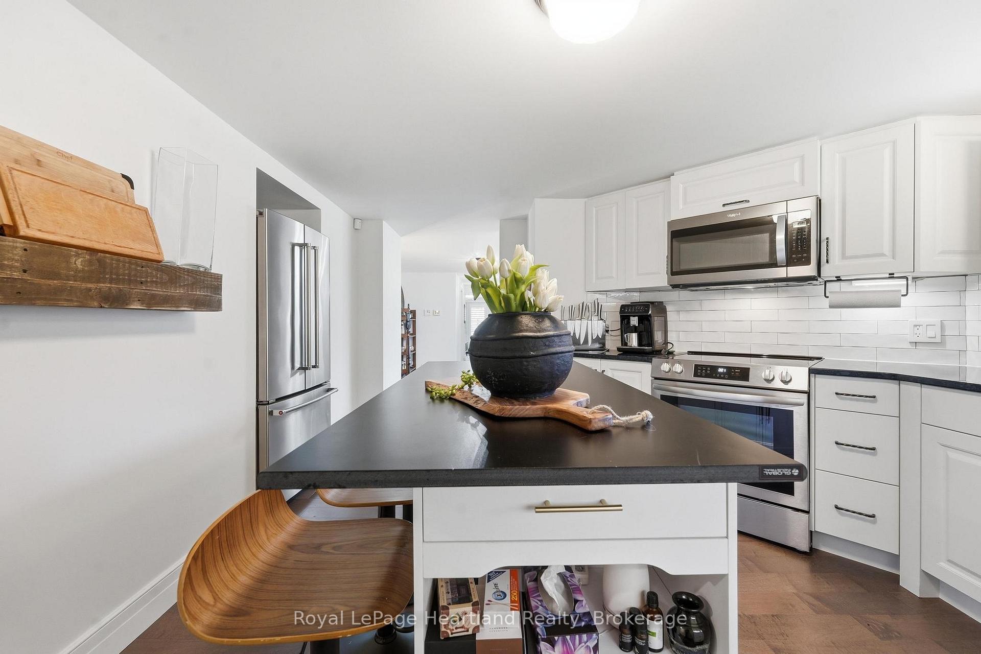 Photo 22 of Unit 100, 5 Cobourg Street, Goderich, Goderich (Town) — HOMEH