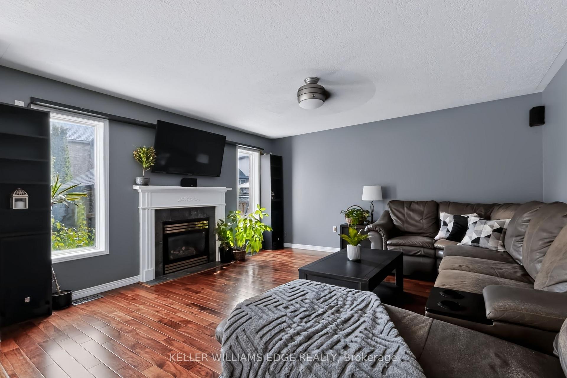 Photo 10 of 24 Eringate Drive, Hamilton, Stoney Creek Mountain — HOMEH
