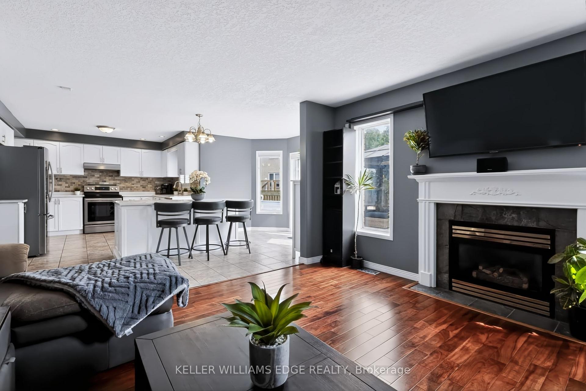 Photo 11 of 24 Eringate Drive, Hamilton, Stoney Creek Mountain — HOMEH