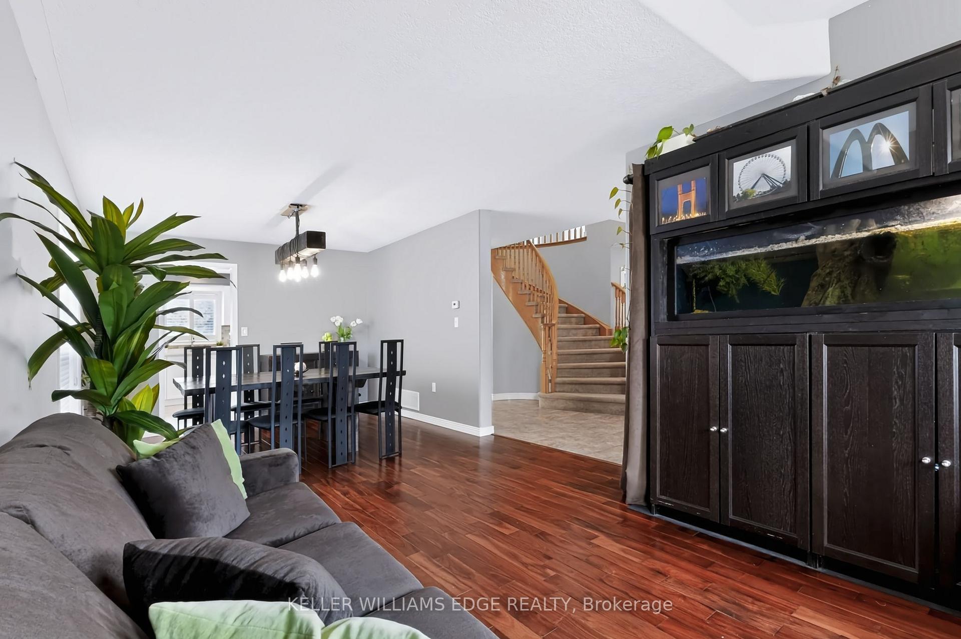 Photo 17 of 24 Eringate Drive, Hamilton, Stoney Creek Mountain — HOMEH