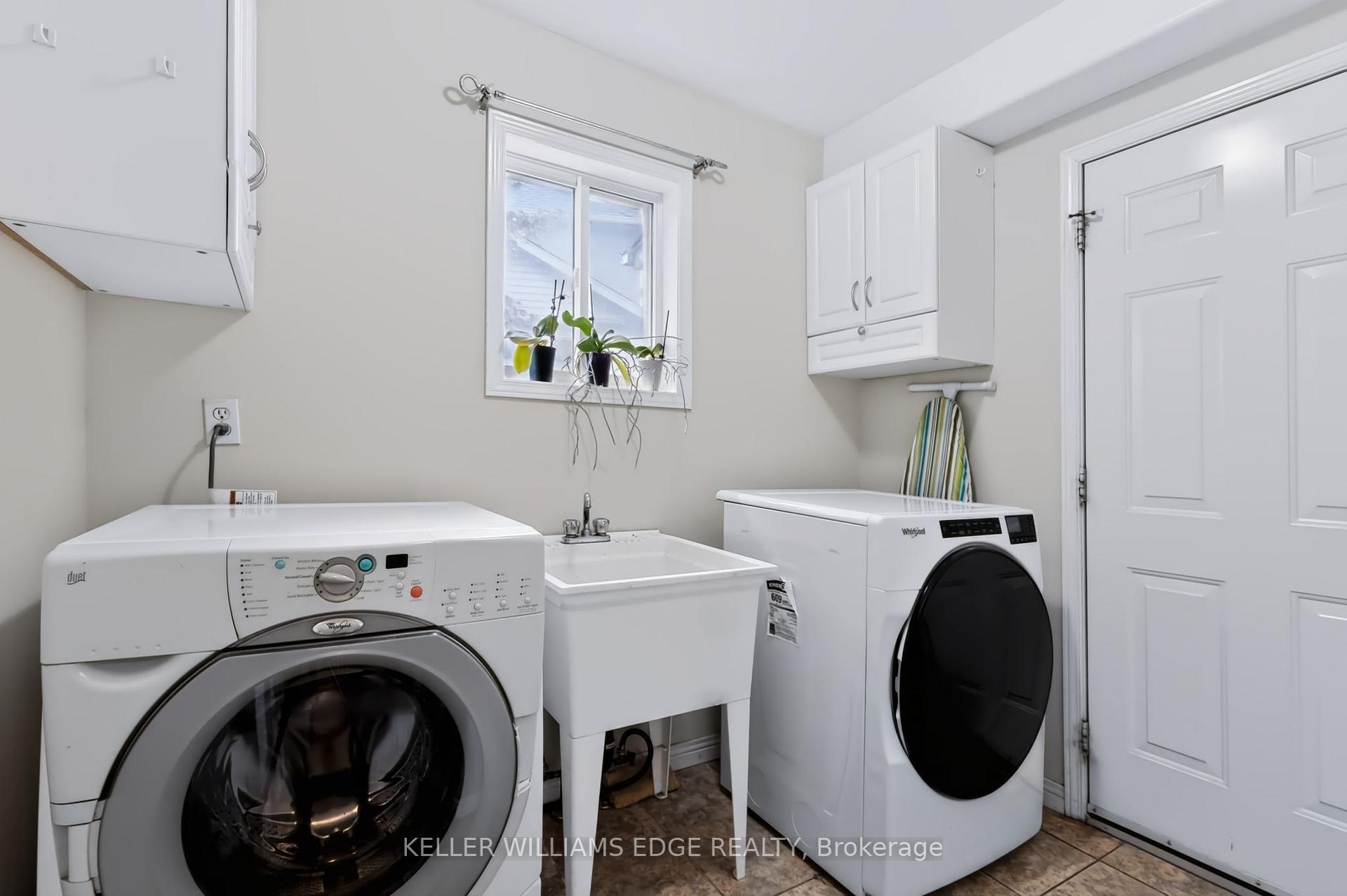 Photo 19 of 24 Eringate Drive, Hamilton, Stoney Creek Mountain — HOMEH