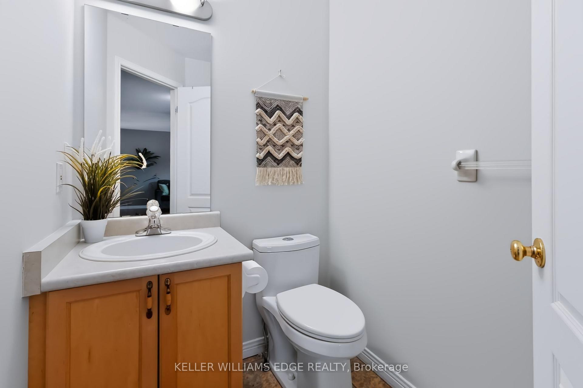 Photo 20 of 24 Eringate Drive, Hamilton, Stoney Creek Mountain — HOMEH