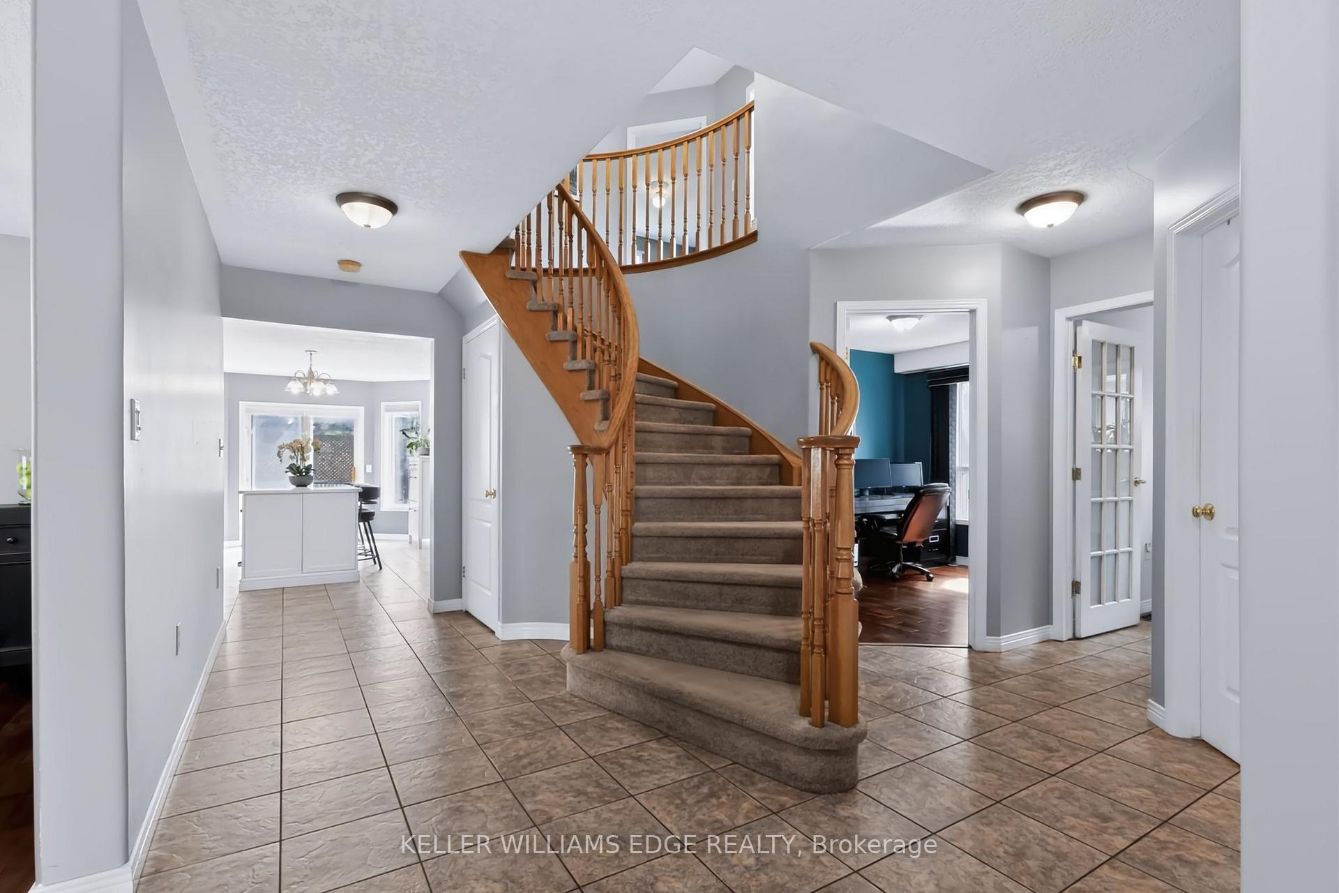 Photo 21 of 24 Eringate Drive, Hamilton, Stoney Creek Mountain — HOMEH