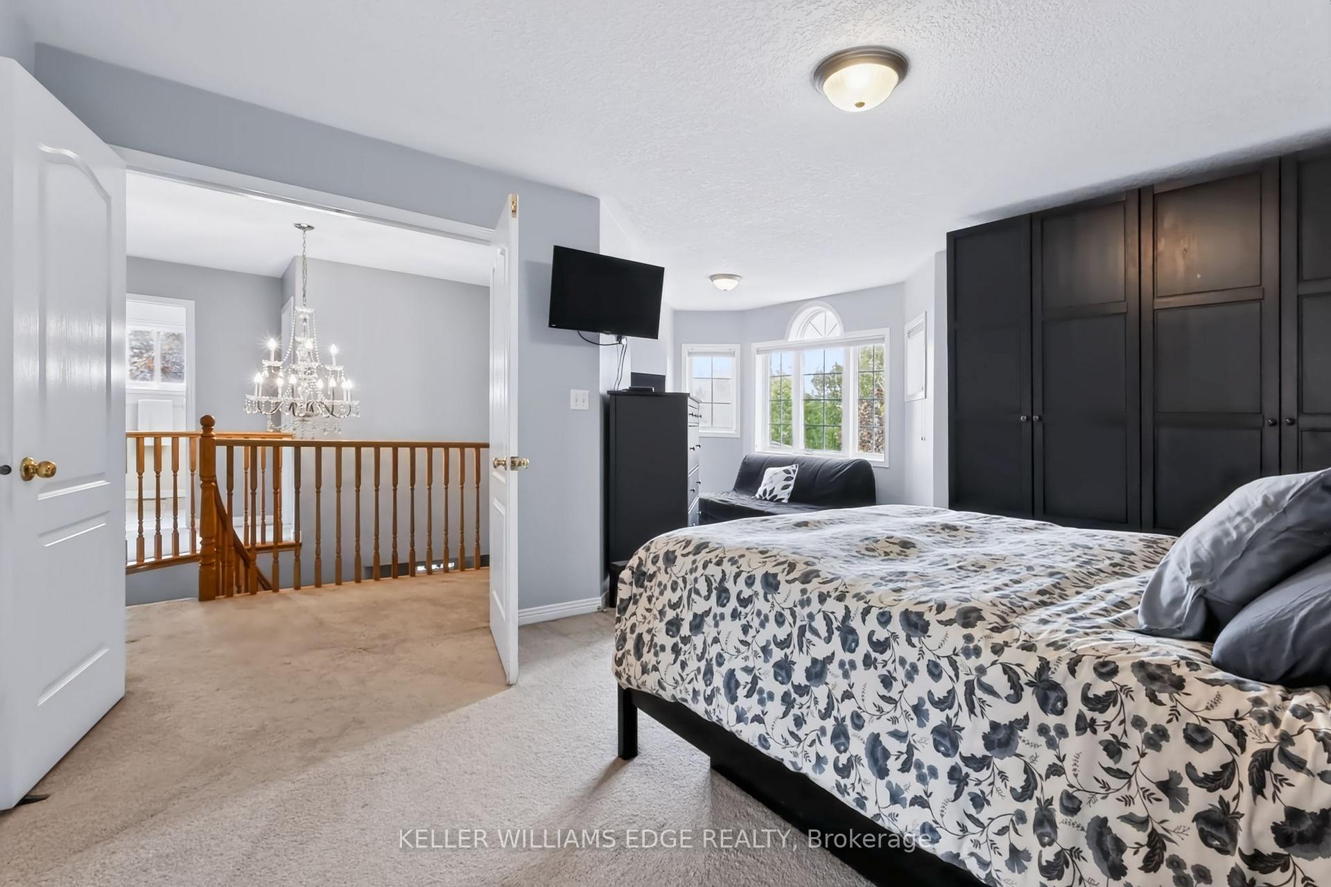 Photo 22 of 24 Eringate Drive, Hamilton, Stoney Creek Mountain — HOMEH
