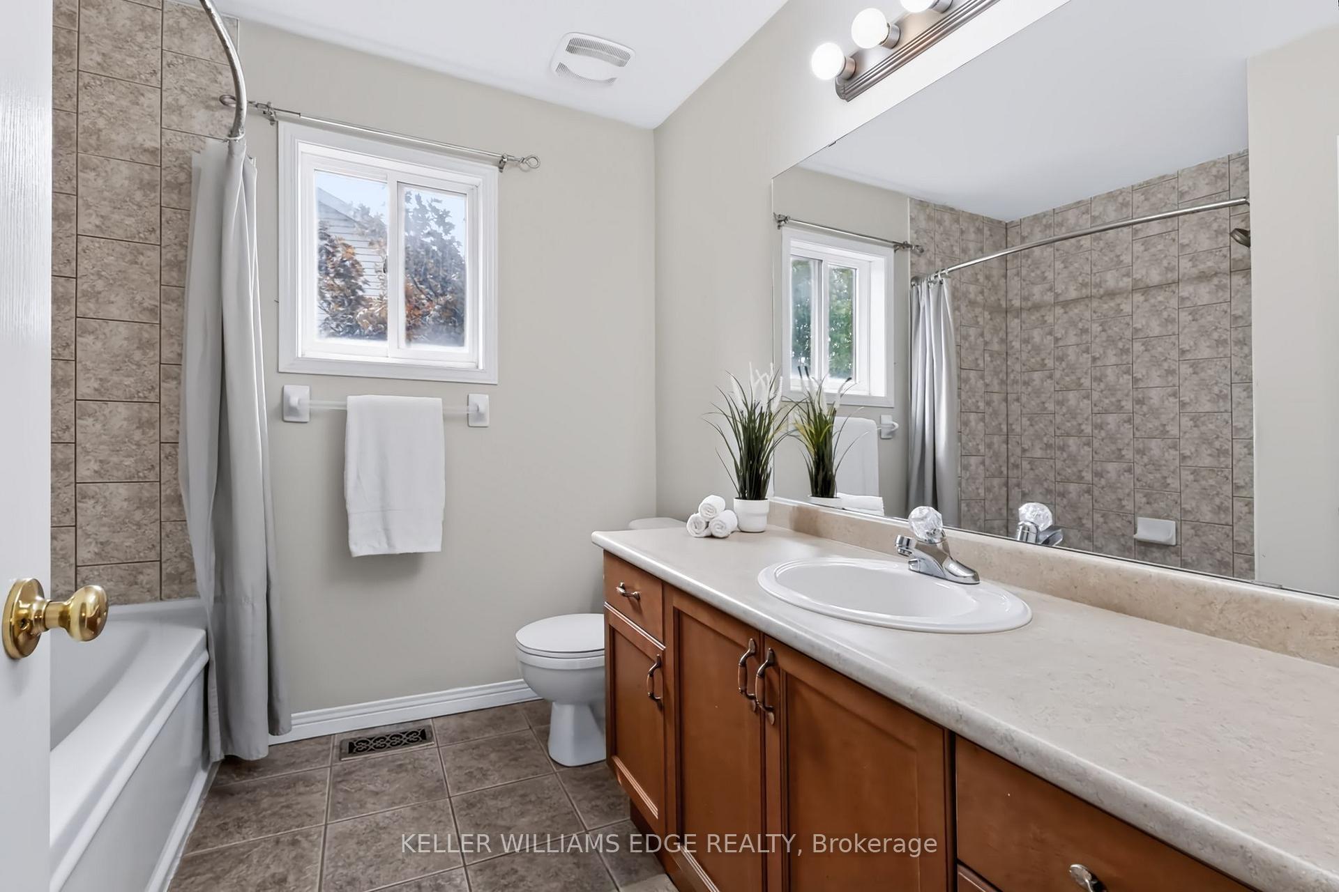 Photo 28 of 24 Eringate Drive, Hamilton, Stoney Creek Mountain — HOMEH