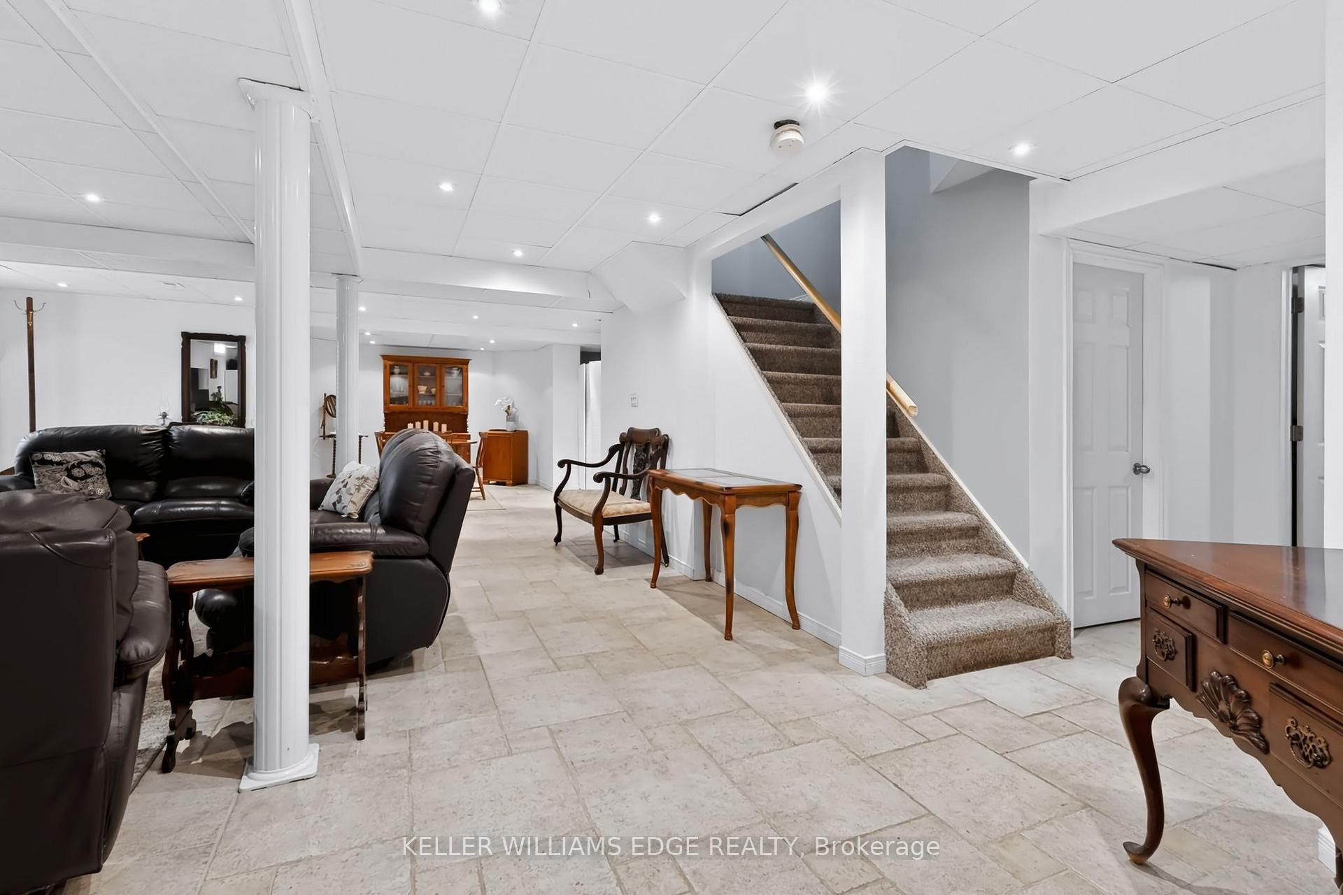 Photo 29 of 24 Eringate Drive, Hamilton, Stoney Creek Mountain — HOMEH