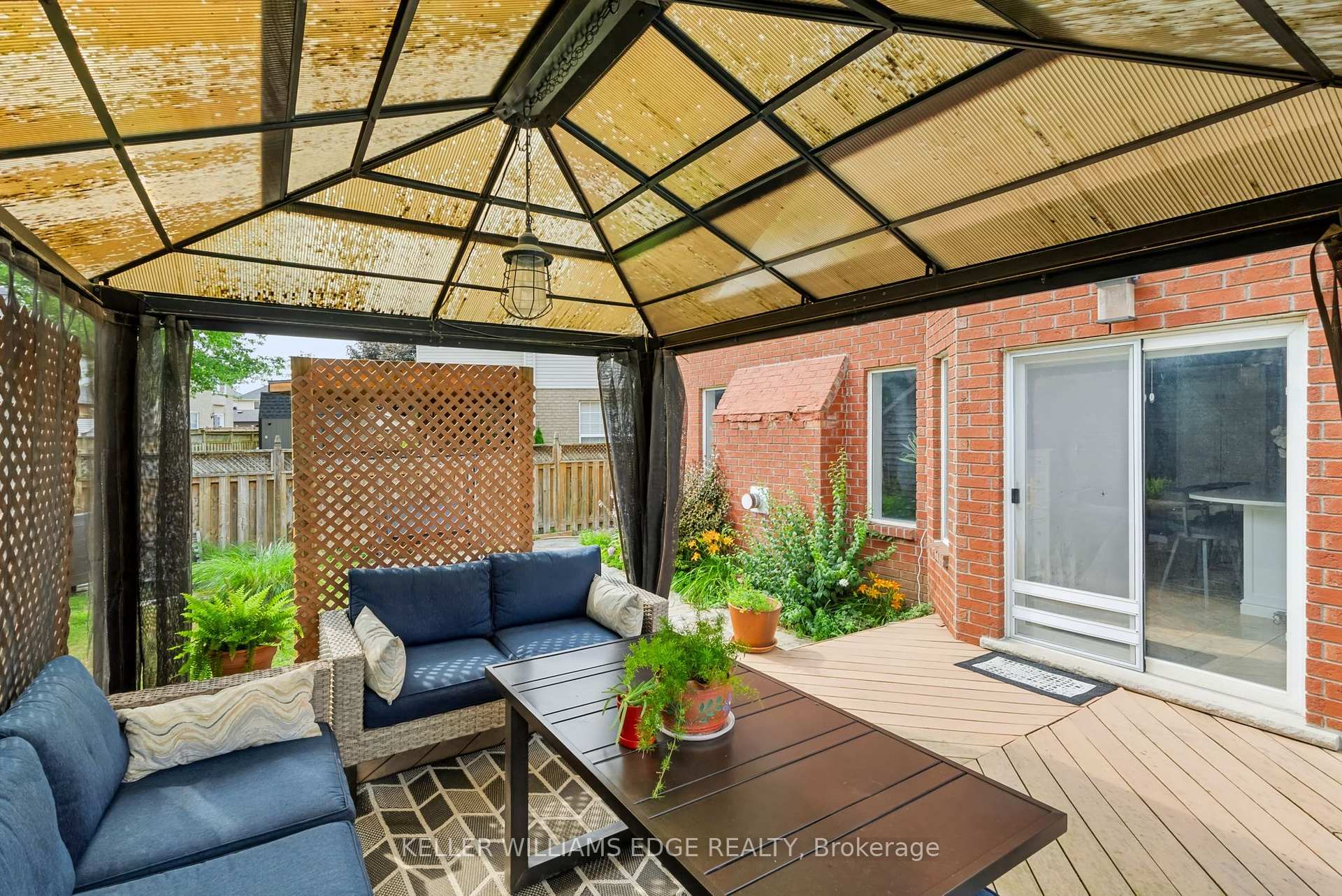 Photo 42 of 24 Eringate Drive, Hamilton, Stoney Creek Mountain — HOMEH