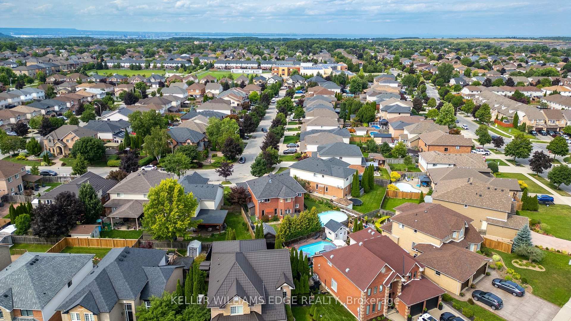 Photo 48 of 24 Eringate Drive, Hamilton, Stoney Creek Mountain — HOMEH
