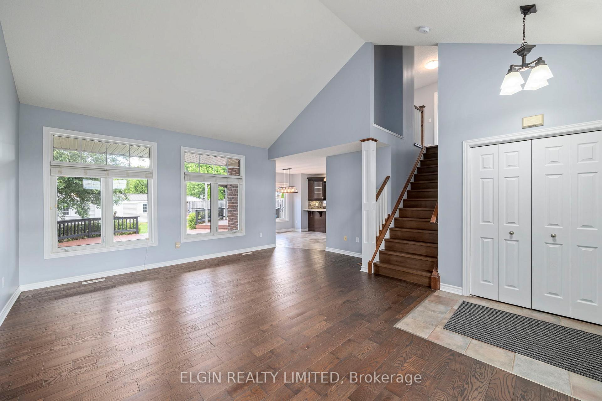 Photo 6 of 11 Kensington Court, St. Thomas — HOMEH