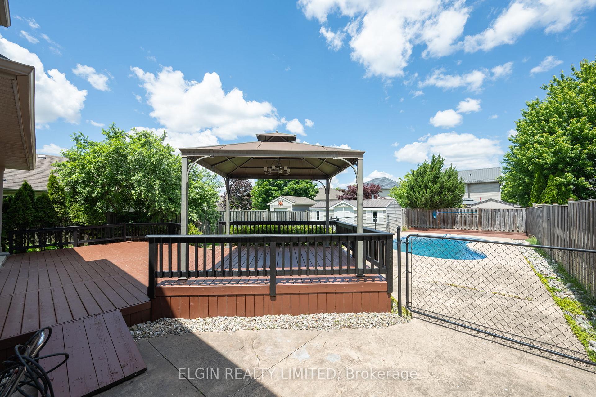 Photo 26 of 11 Kensington Court, St. Thomas — HOMEH