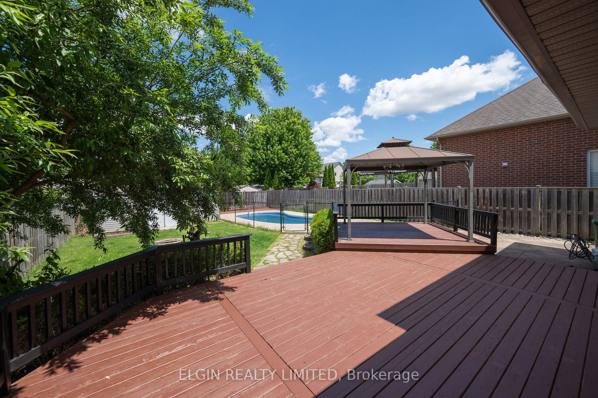 Photo 30 of 11 Kensington Court, St. Thomas — HOMEH
