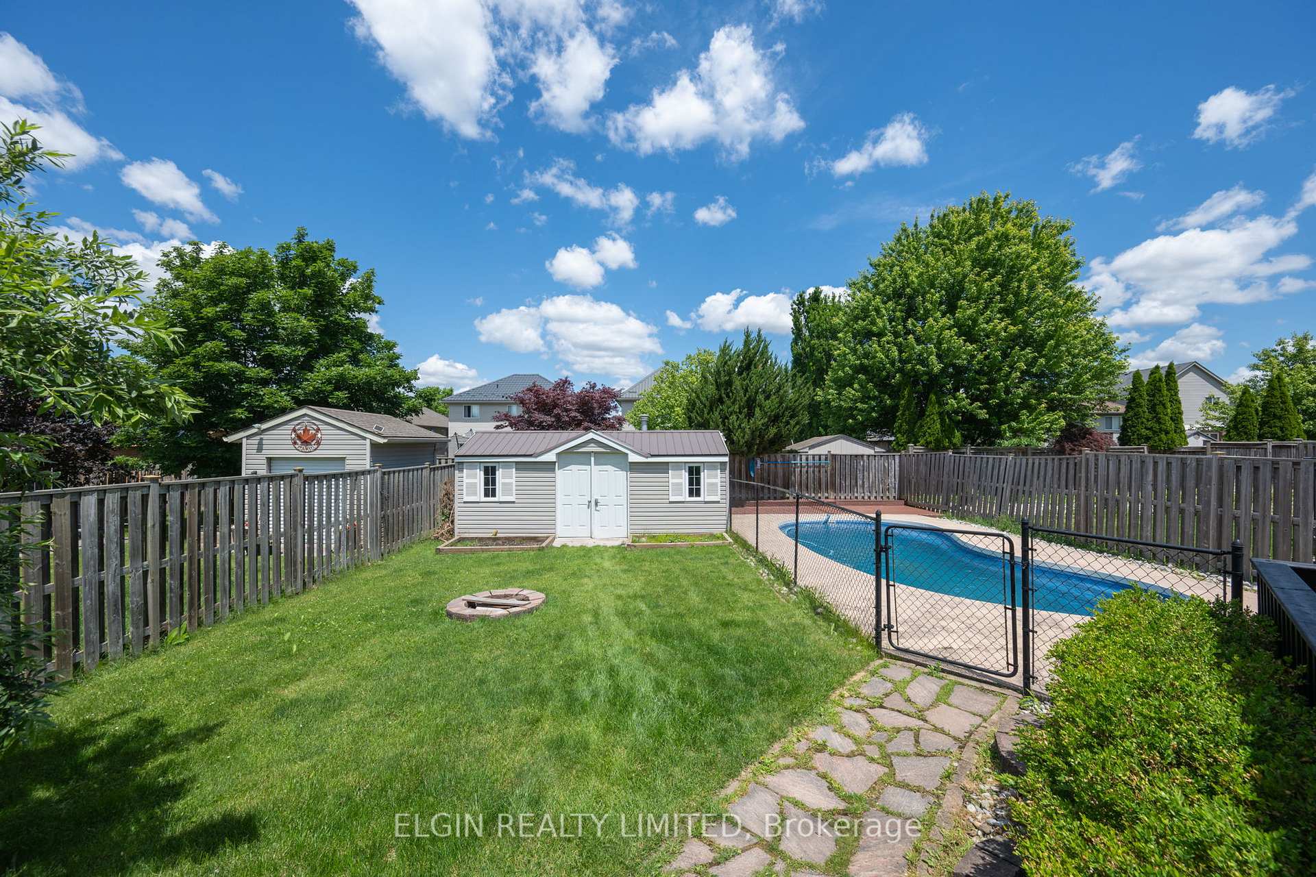 Photo 31 of 11 Kensington Court, St. Thomas — HOMEH