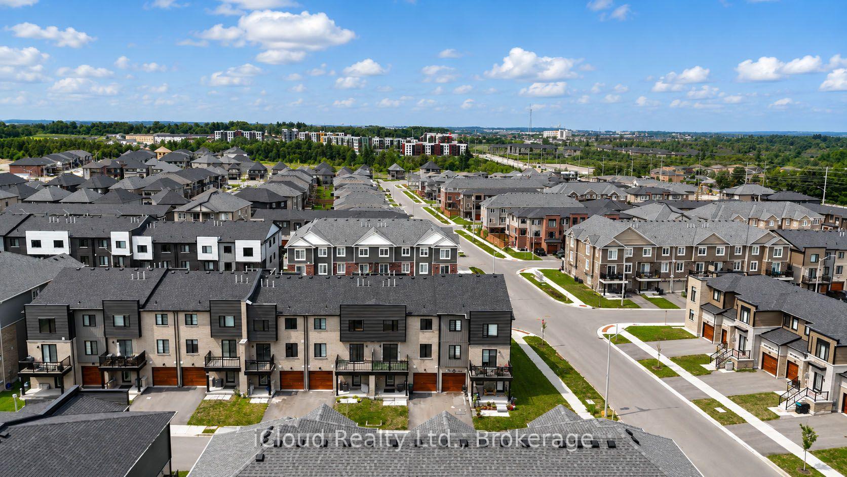 Photo 3 of 35 Wagon Lane, Barrie, Rural Barrie Southeast — HOMEH