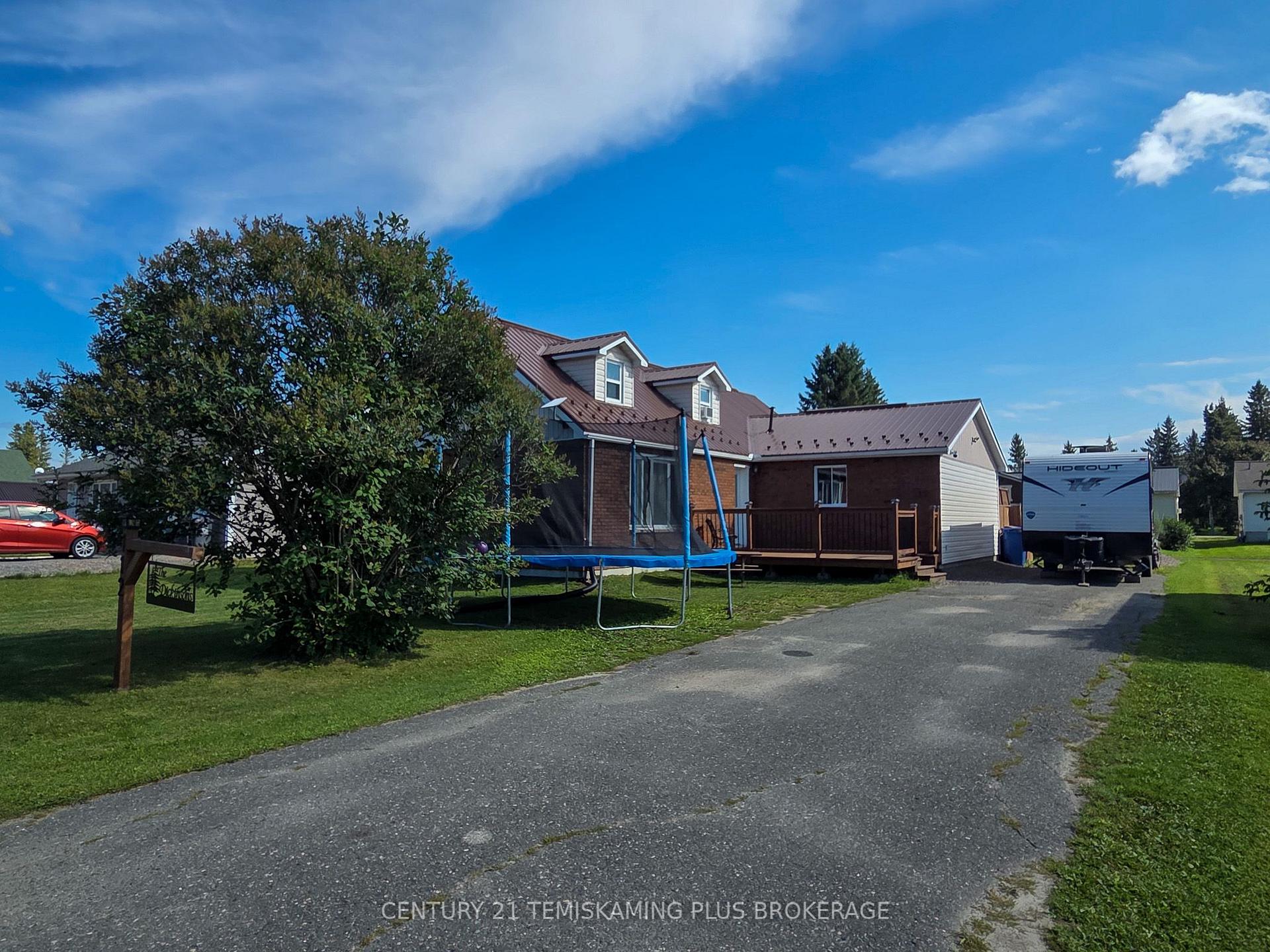 Photo 3 of 112 4th Avenue, Englehart — HOMEH