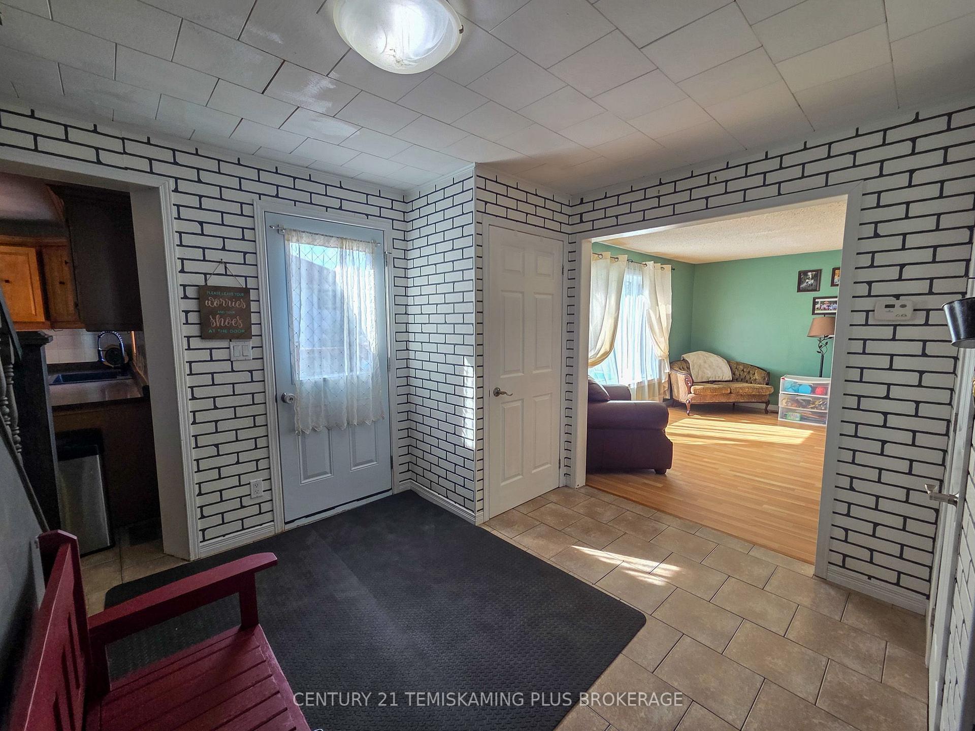 Photo 4 of 112 4th Avenue, Englehart — HOMEH