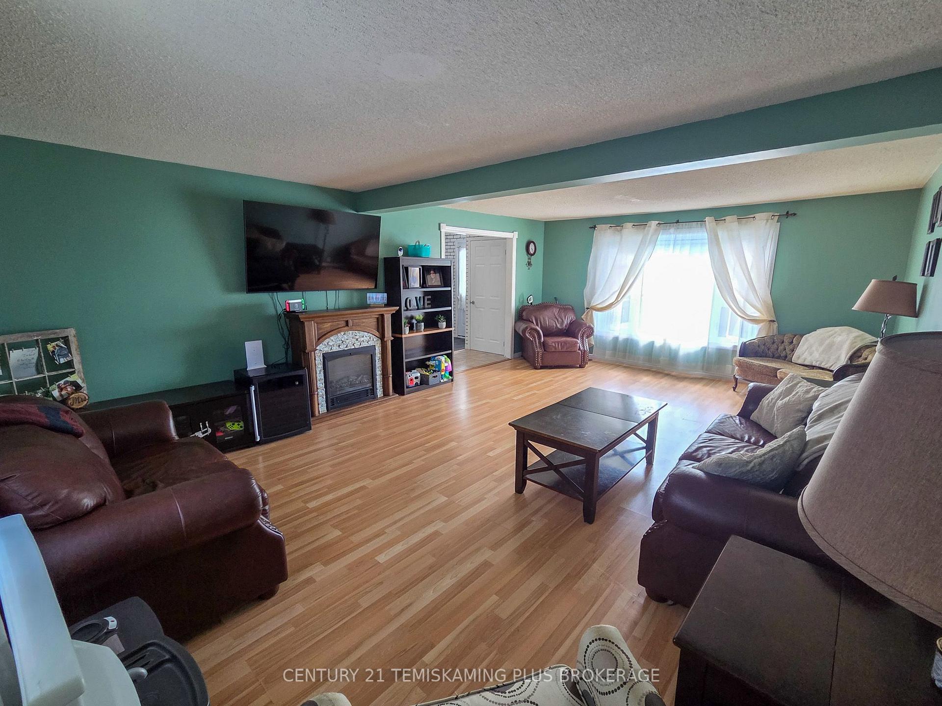 Photo 8 of 112 4th Avenue, Englehart — HOMEH