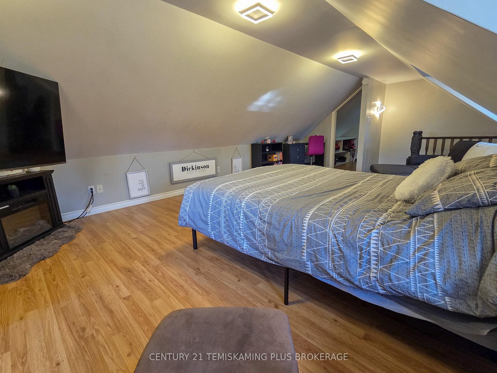 Photo 24 of 112 4th Avenue, Englehart — HOMEH