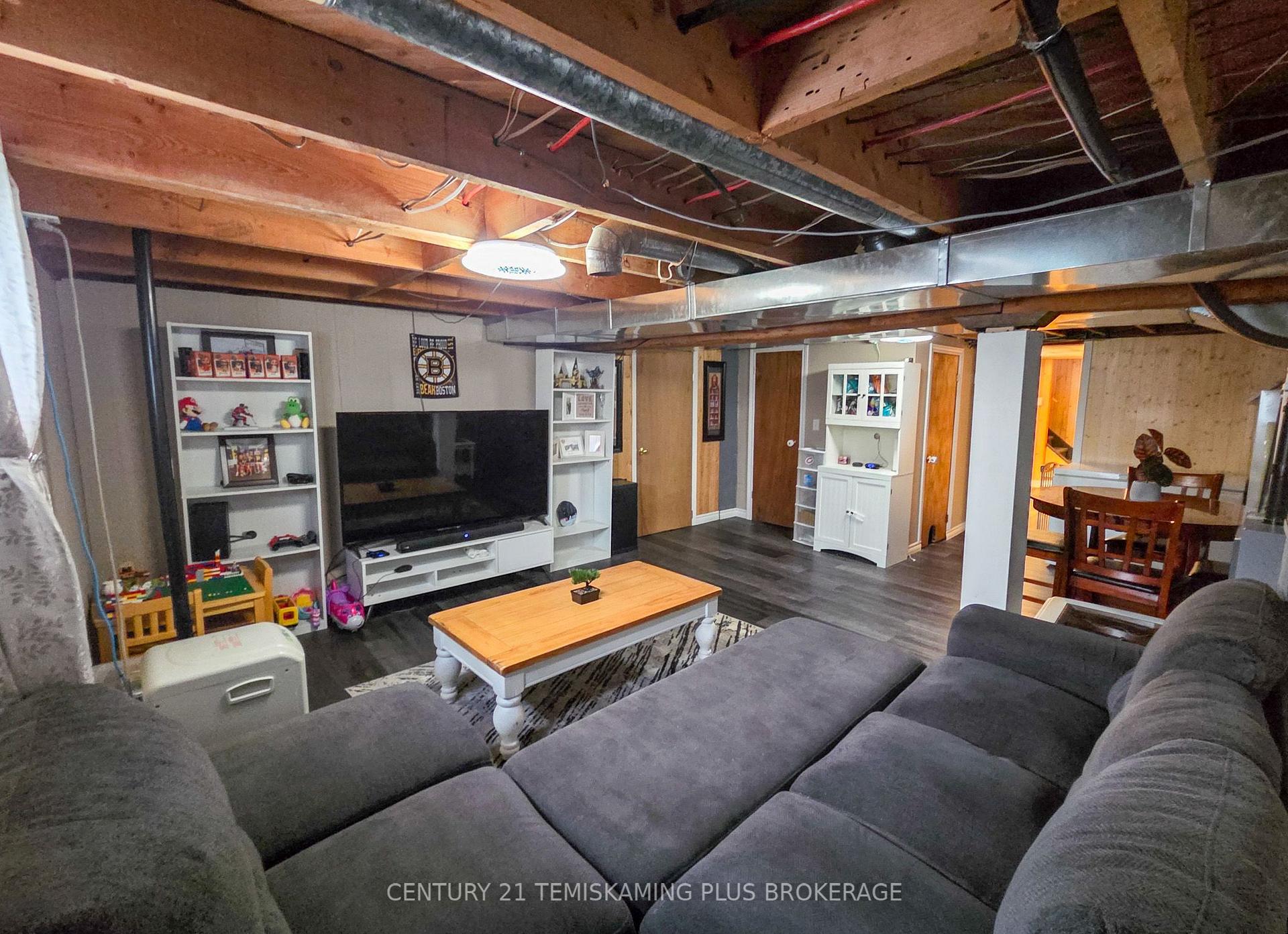 Photo 33 of 112 4th Avenue, Englehart — HOMEH