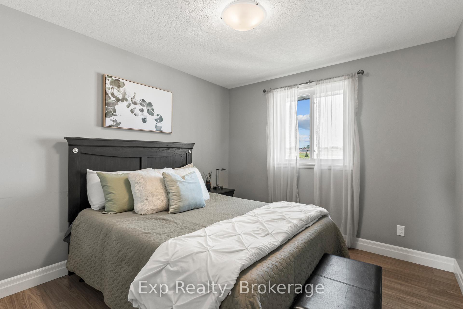 Photo 20 of 54 Cortland Crescent, Quinte West, Murray Ward — HOMEH