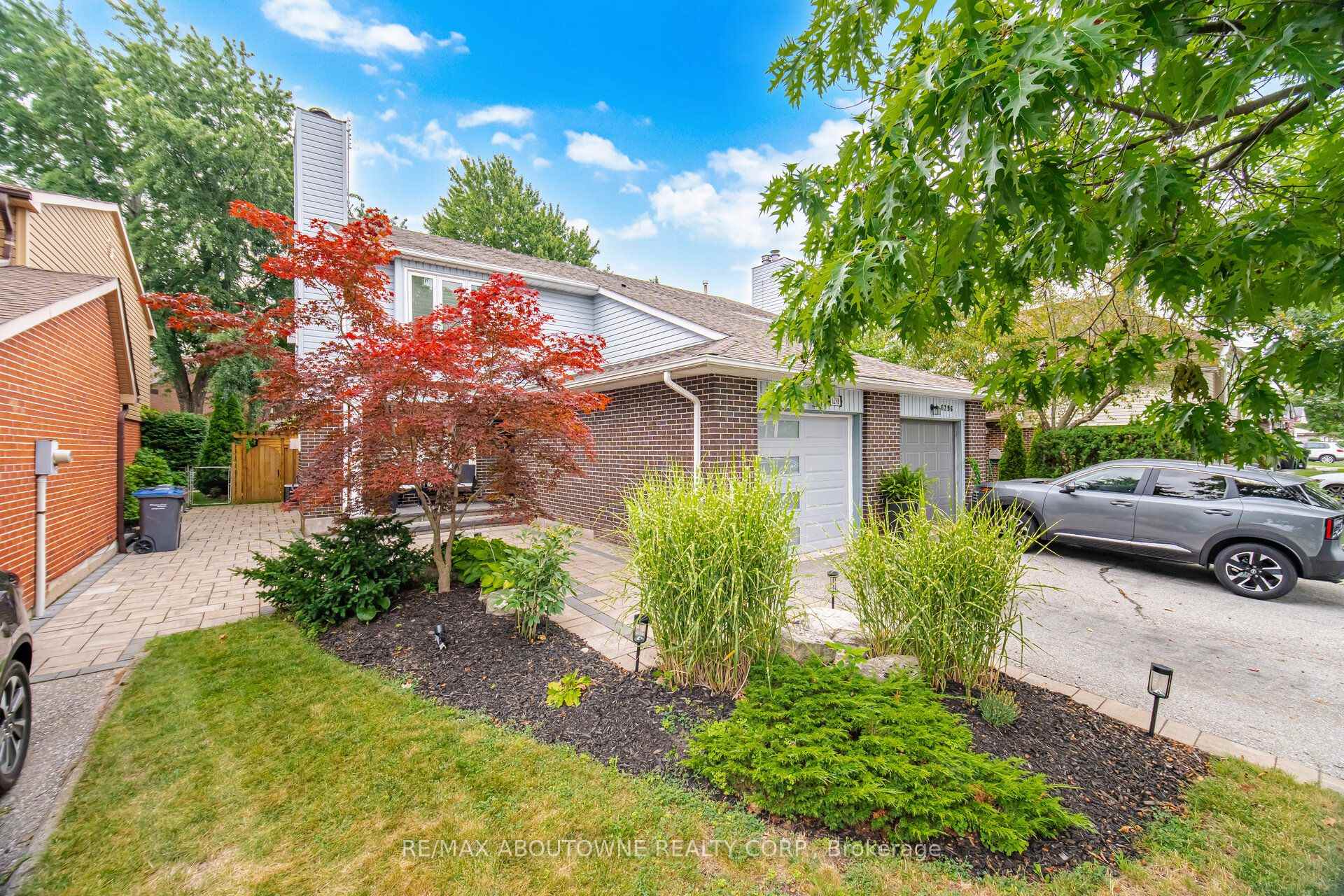 Photo 2 of 6298 Starfield Crescent, Mississauga, Meadowvale — HOMEH