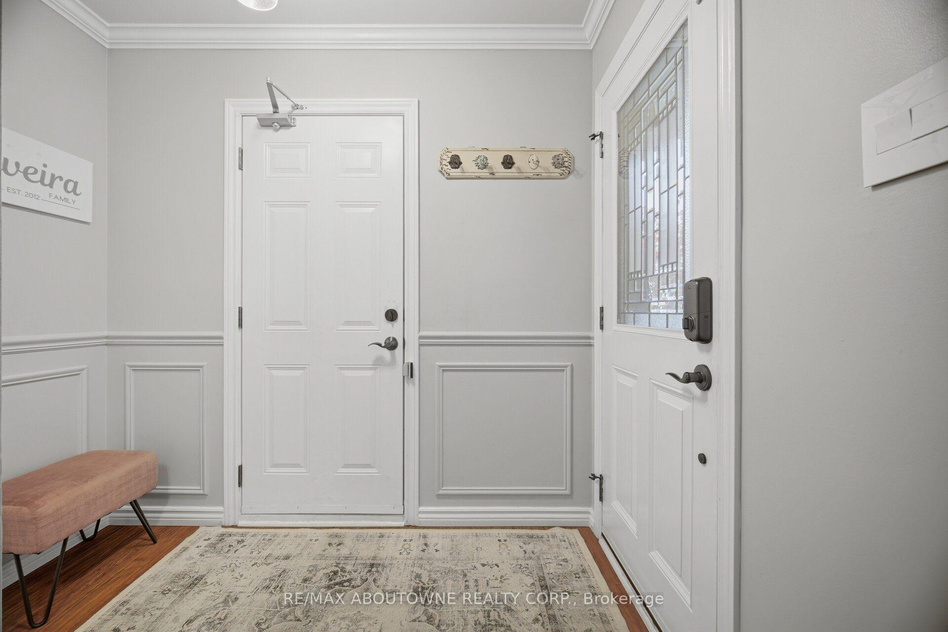 Photo 7 of 6298 Starfield Crescent, Mississauga, Meadowvale — HOMEH