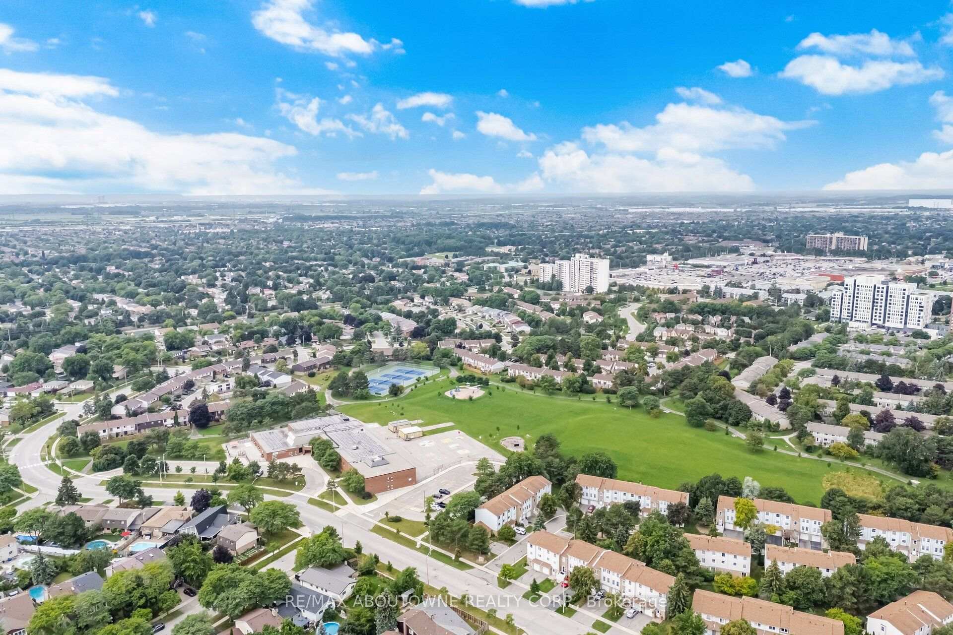 Photo 36 of 6298 Starfield Crescent, Mississauga, Meadowvale — HOMEH