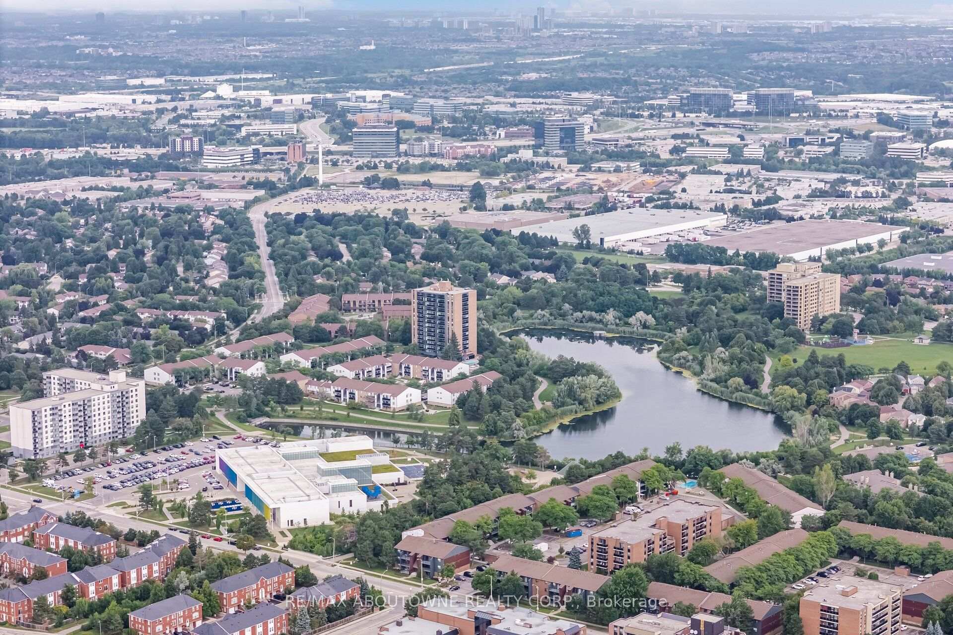 Photo 38 of 6298 Starfield Crescent, Mississauga, Meadowvale — HOMEH