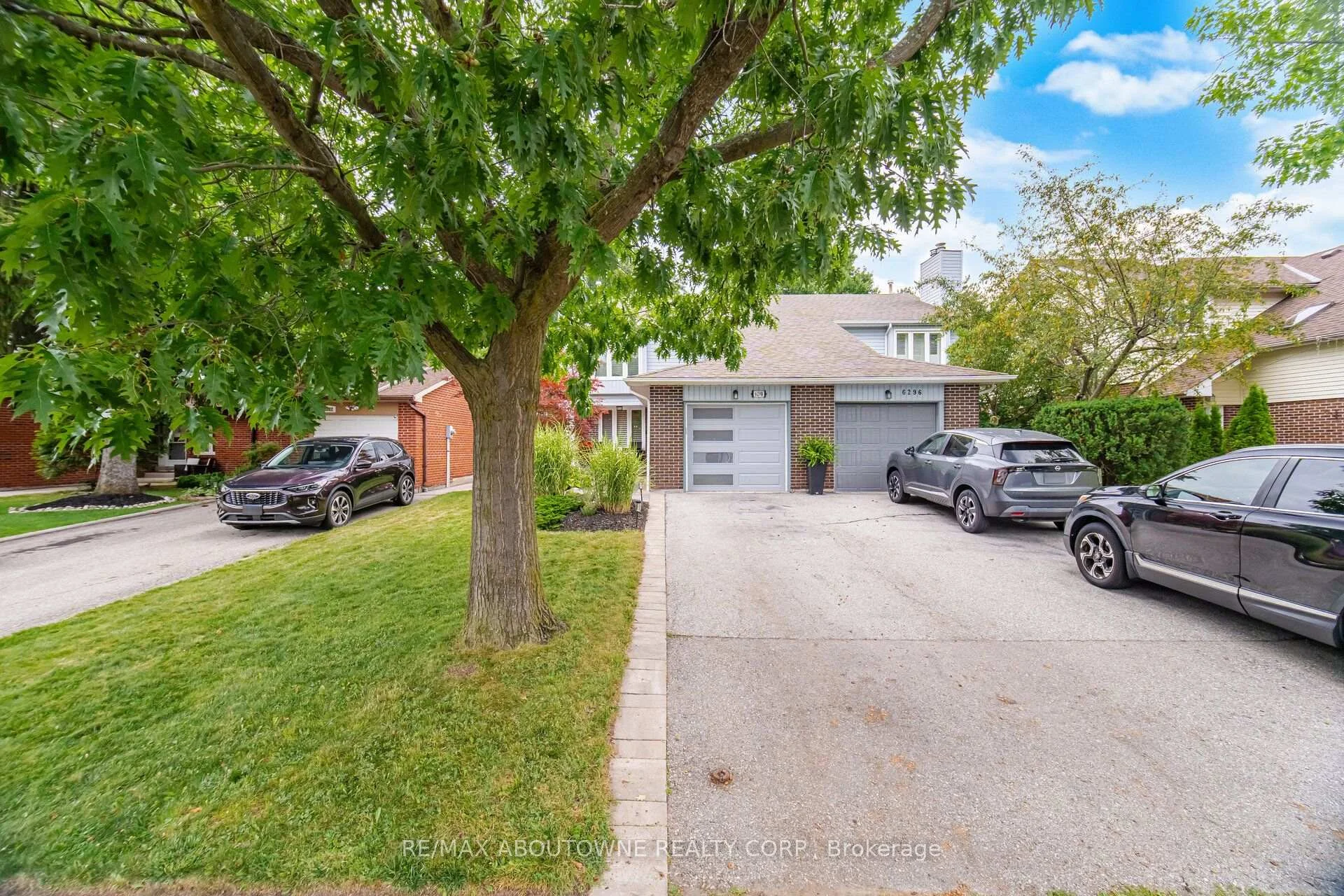 Photo 3 of 6298 Starfield Crescent, Mississauga, Meadowvale — HOMEH