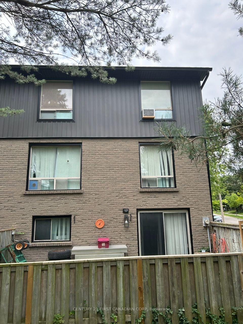 Photo 3 of 757 Berkshire Drive, London, South N — HOMEH