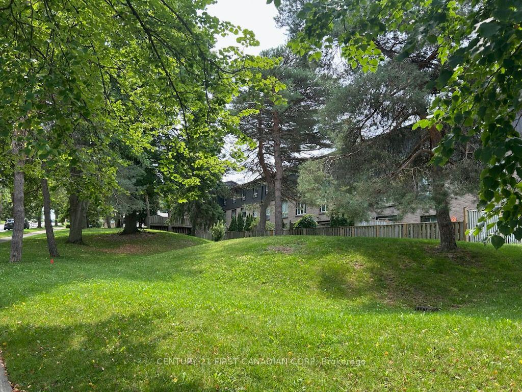 Photo 7 of 757 Berkshire Drive, London, South N — HOMEH