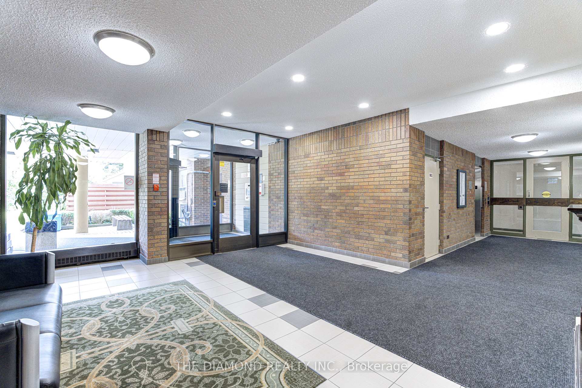 Photo 2 of Unit 301, 40 Sunrise Avenue, North York, Victoria Village — HOMEH