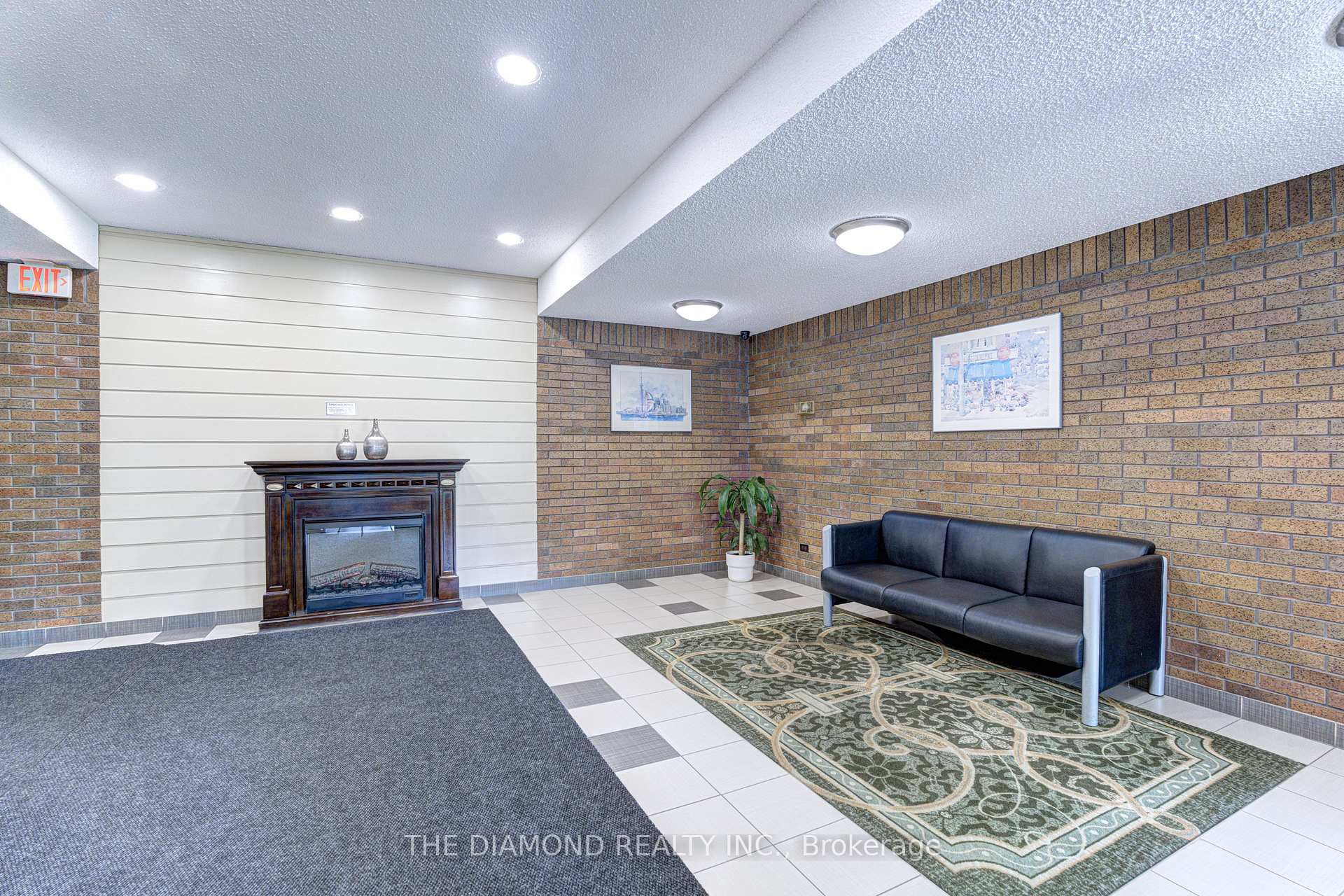 Photo 3 of Unit 301, 40 Sunrise Avenue, North York, Victoria Village — HOMEH