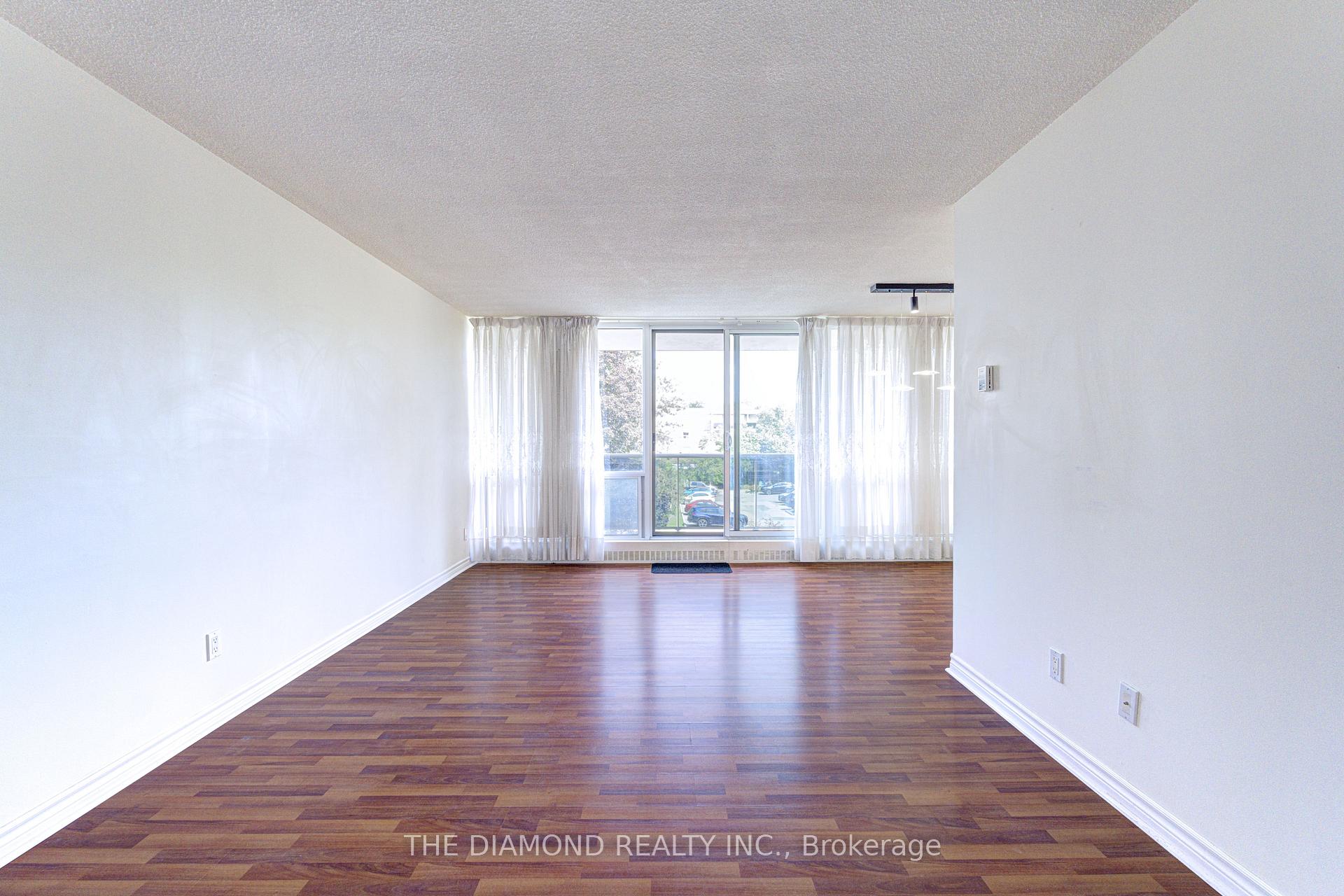 Photo 4 of Unit 301, 40 Sunrise Avenue, North York, Victoria Village — HOMEH