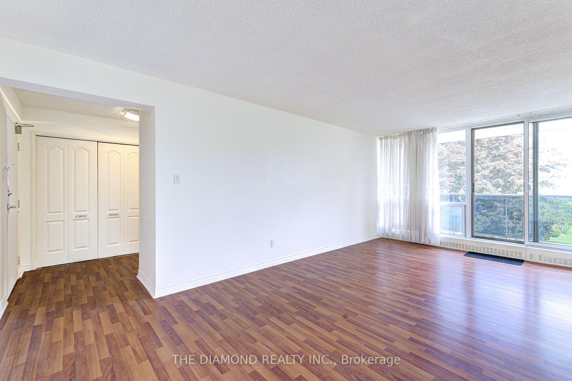 Photo 6 of Unit 301, 40 Sunrise Avenue, North York, Victoria Village — HOMEH