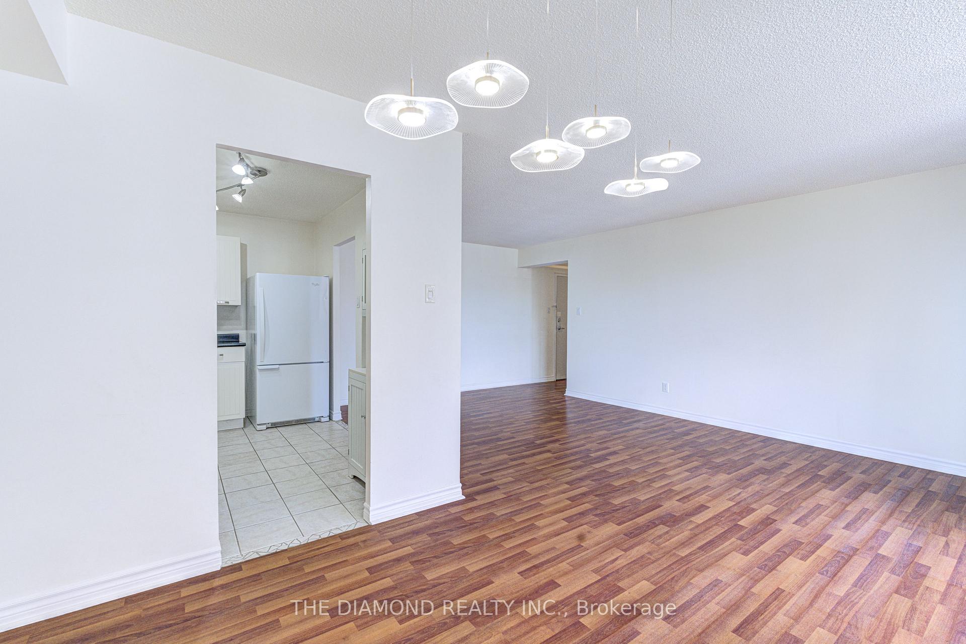 Photo 8 of Unit 301, 40 Sunrise Avenue, North York, Victoria Village — HOMEH