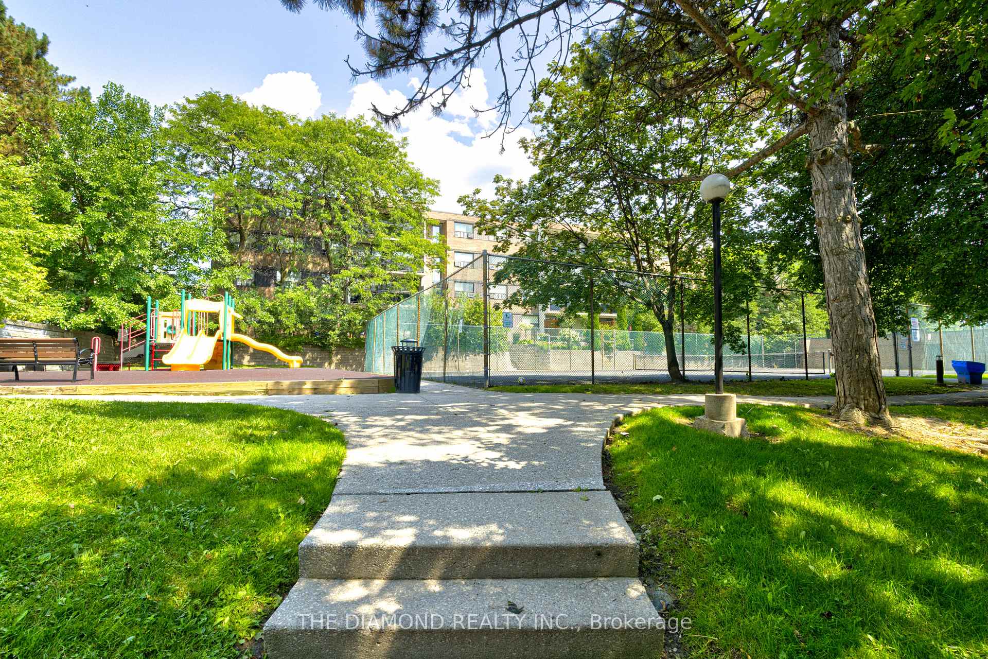 Photo 35 of Unit 301, 40 Sunrise Avenue, North York, Victoria Village — HOMEH
