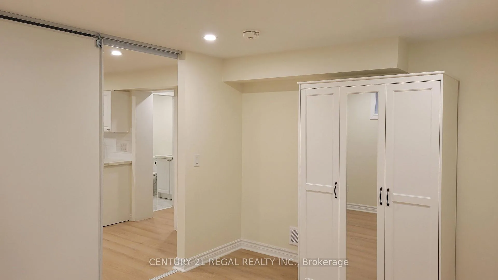Photo 4 of Unit Basement Unit 3, 34 Pleasant View Drive, North York, Pleasant View — HOMEH