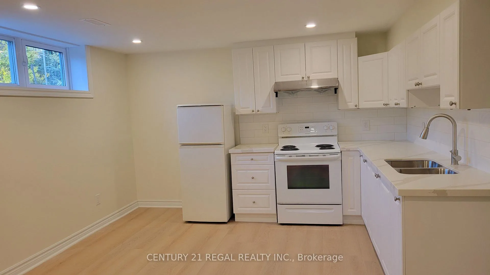 Photo 24 of Unit Basement Unit 3, 34 Pleasant View Drive, North York, Pleasant View — HOMEH