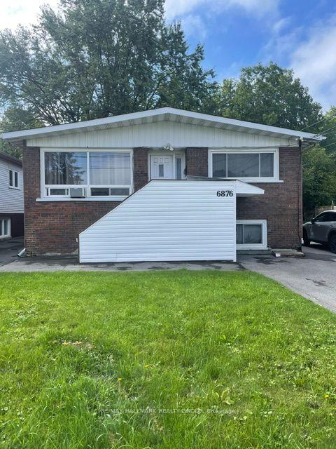 Front of Unit B, 6876 Notre Dame Street