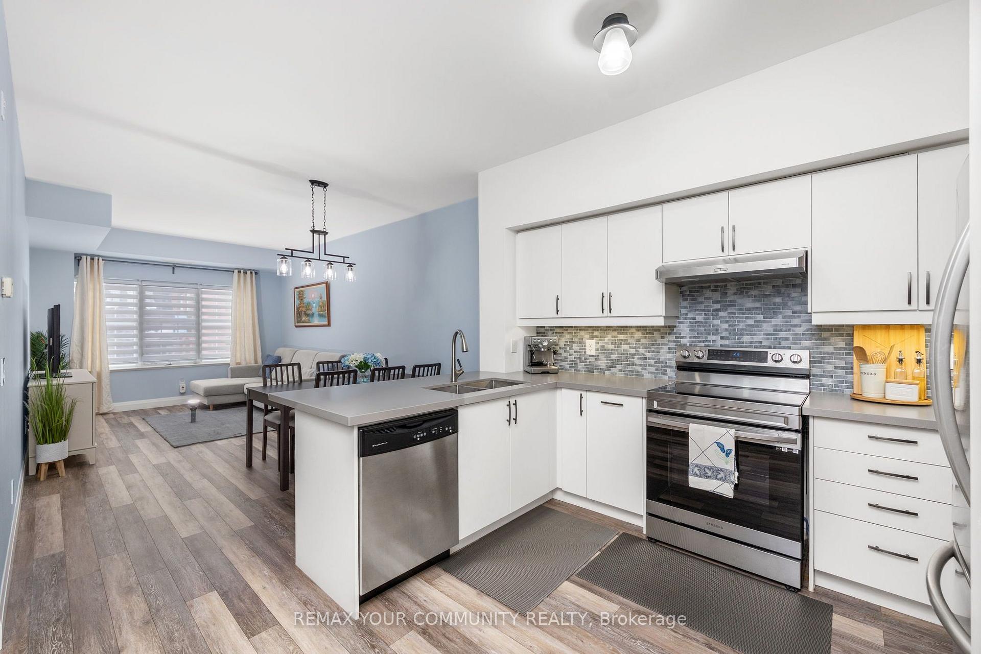 Photo 4 of Unit 202, 9973 Keele Street, Vaughan, Maple — HOMEH
