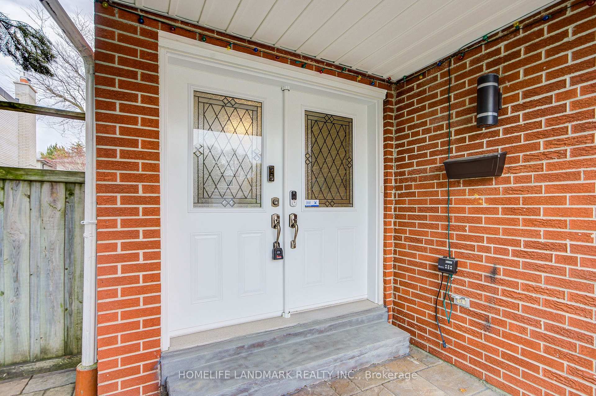 Photo 3 of 53 Chipwood Crescent, North York, Pleasant View — HOMEH