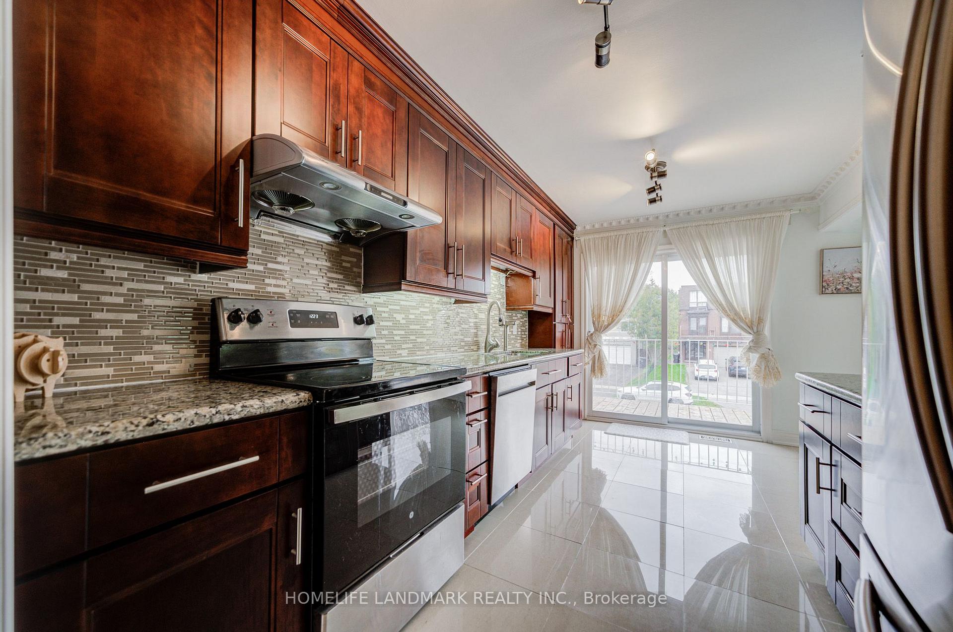 Photo 13 of 53 Chipwood Crescent, North York, Pleasant View — HOMEH