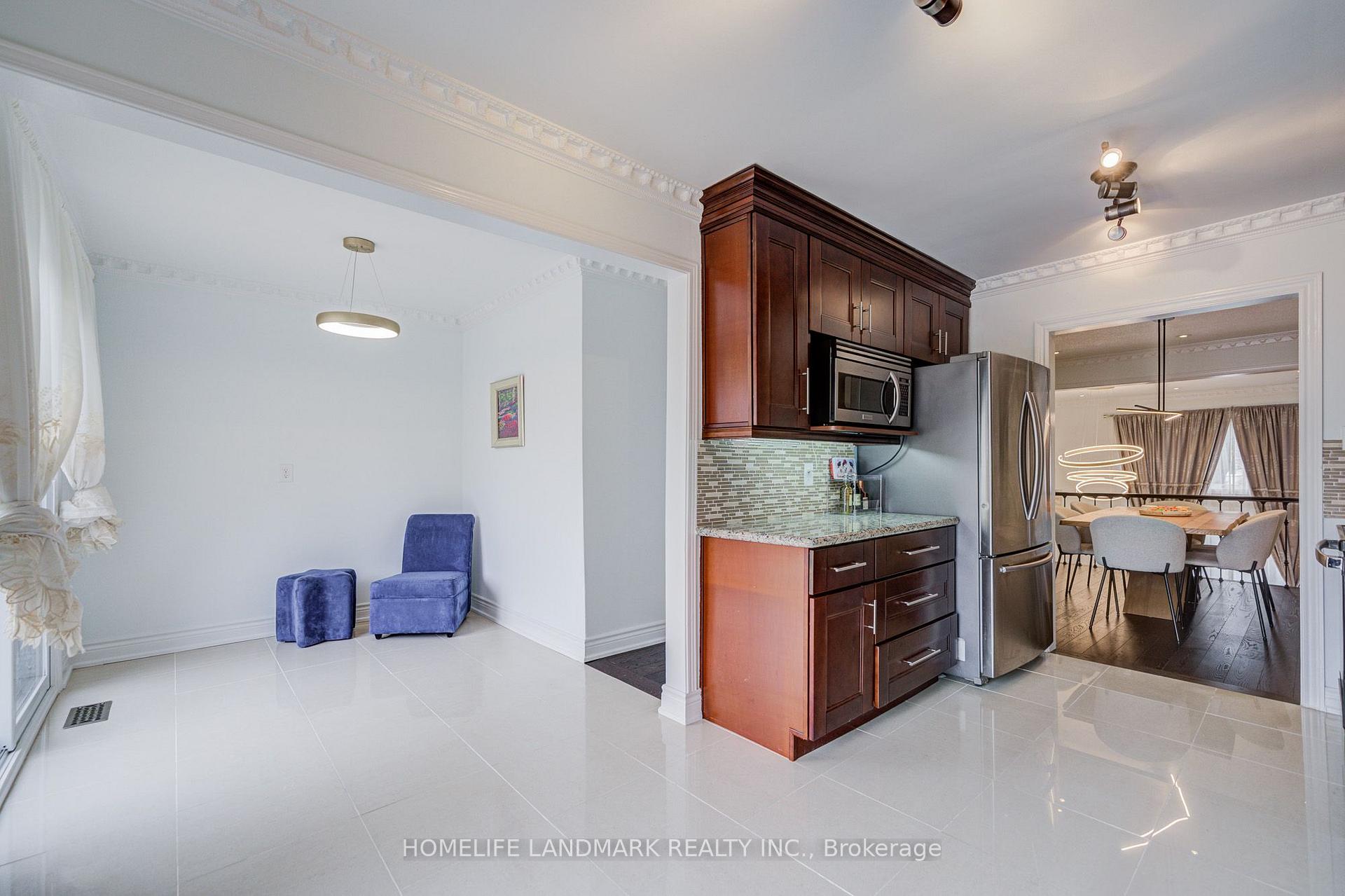 Photo 15 of 53 Chipwood Crescent, North York, Pleasant View — HOMEH
