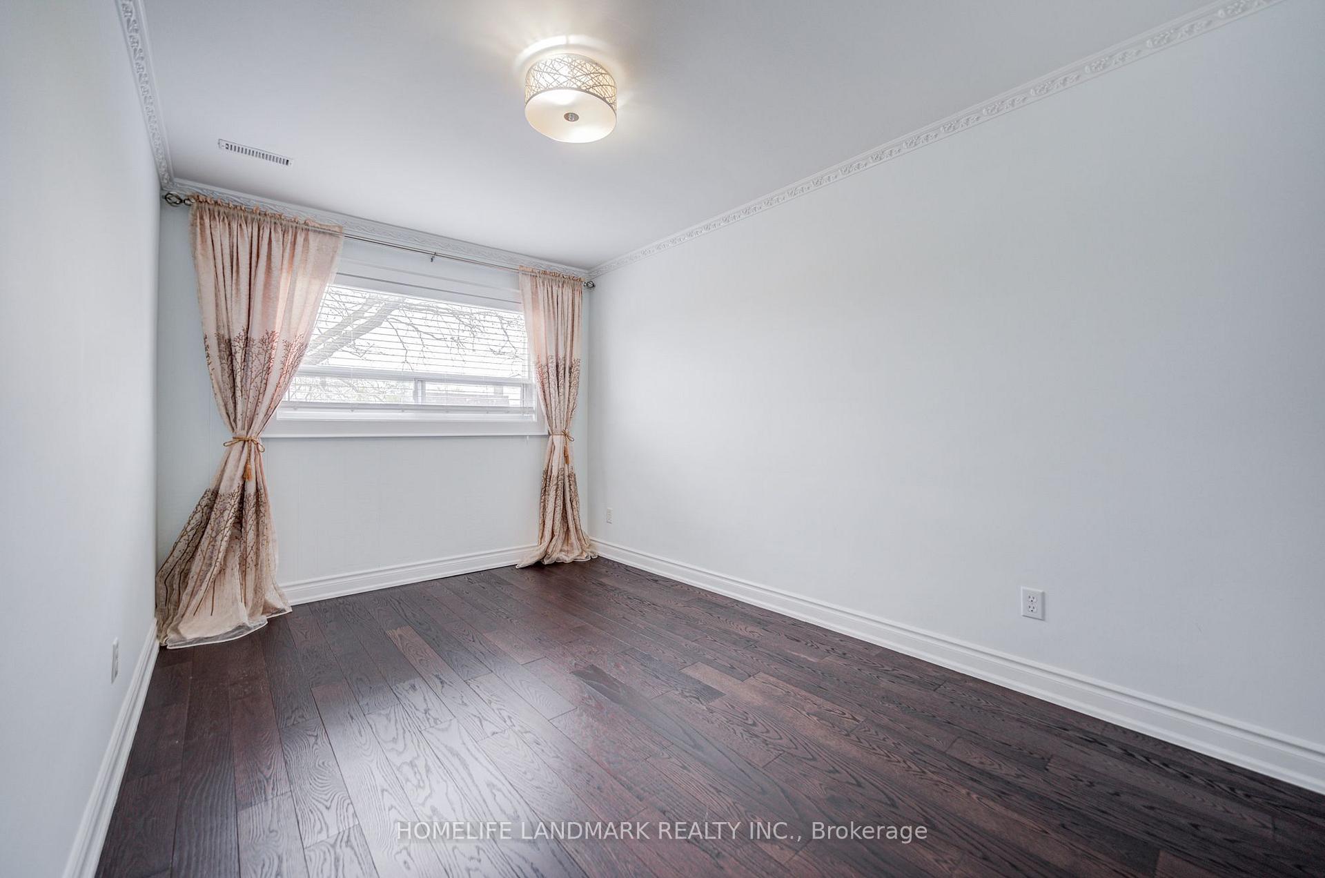 Photo 24 of 53 Chipwood Crescent, North York, Pleasant View — HOMEH