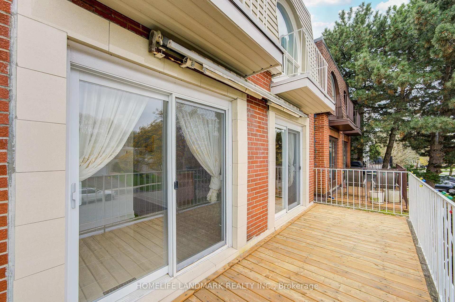 Photo 33 of 53 Chipwood Crescent, North York, Pleasant View — HOMEH